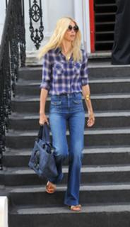 Claudia Schiffer feet photo thumbnail