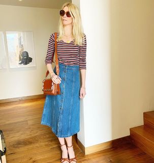 Claudia Schiffer feet photo thumbnail