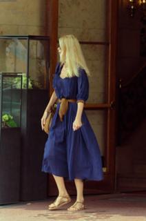 Claudia Schiffer feet photo thumbnail