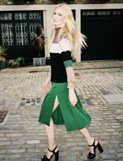 Claudia Schiffer feet photo thumbnail