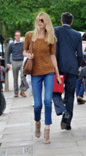 Claudia Schiffer feet photo thumbnail