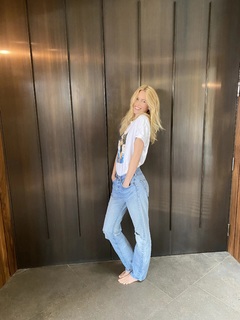 Claudia Schiffer feet photo thumbnail