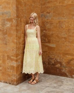 Claudia Schiffer feet photo thumbnail