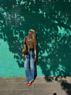 Claudia Schiffer feet photo thumbnail