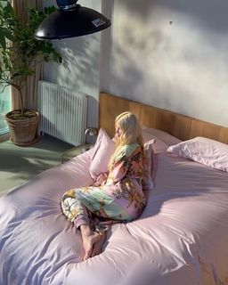 Claudia Schiffer feet photo 7
