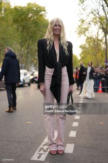 Claudia Schiffer feet photo 1