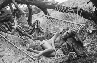 Claudia Schiffer feet photo 3