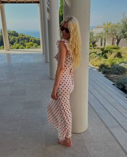 Claudia Schiffer feet photo 11