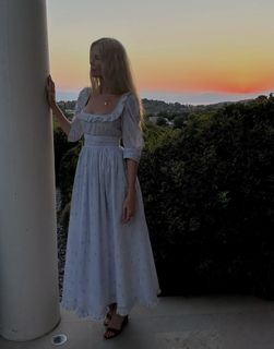 Claudia Schiffer feet photo 9