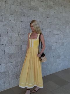 Claudia Schiffer feet photo 2
