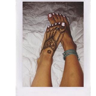 Claudia Sulewski feet photo 3