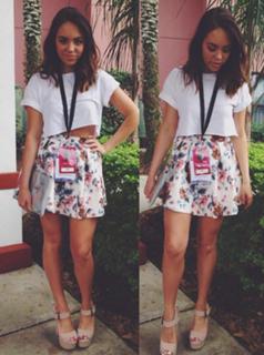 Claudia Sulewski feet photo 16