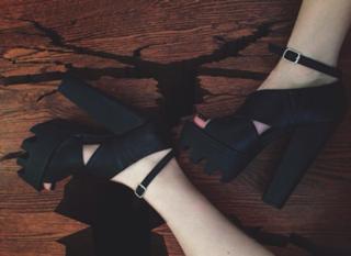 Claudia Sulewski feet photo 12