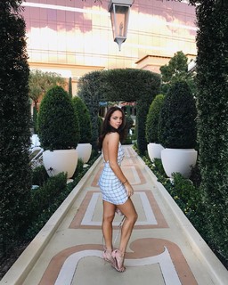 Claudia Sulewski feet photo 4