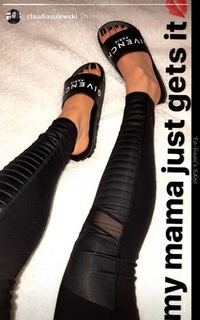 Claudia Sulewski feet photo 7