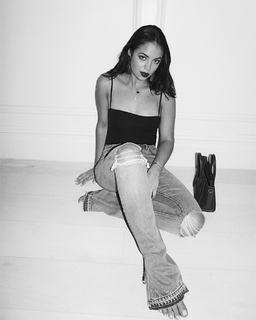 Claudia Sulewski feet photo 3