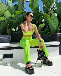 Claudia Sulewski feet photo 9