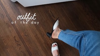Claudia Sulewski feet photo 18