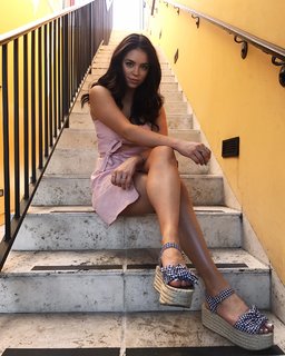 Claudia Sulewski feet photo 12