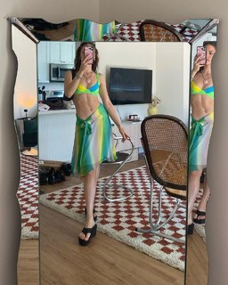 Claudia Sulewski feet photo 1
