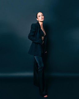 Claudia Sulewski feet photo 16