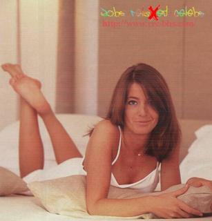 Claudia Winkleman feet photo thumbnail