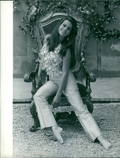 Claudine Auger feet photo 20