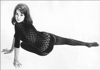 Claudine Auger feet photo 3