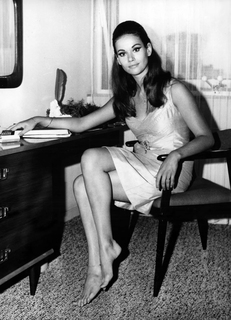 Claudine Auger feet photo 5