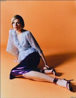 Clea DuVall feet photo 1