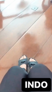 Cleo feet photo thumbnail