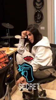 Cleo feet photo thumbnail