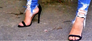 Cleo feet photo thumbnail