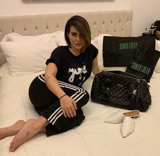 Cleo feet photo thumbnail