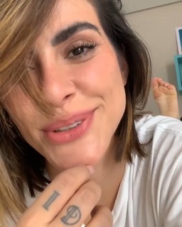 Cleo feet photo thumbnail