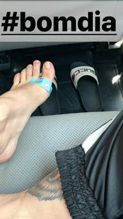 Cleo feet photo thumbnail