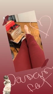Cleo feet photo thumbnail