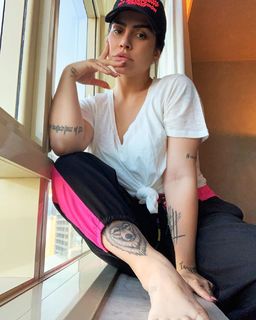 Cleo feet photo thumbnail