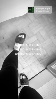 Cleo feet photo thumbnail