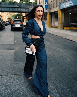 Cleo feet photo thumbnail