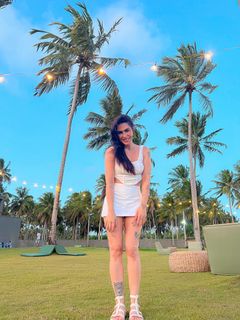 Cleo feet photo thumbnail