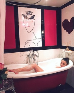 Clio Pajczer feet photo 6