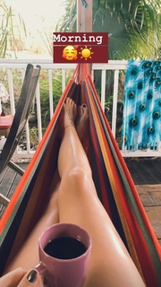 Clio Pajczer feet photo 1