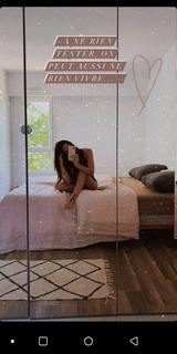 Clio Pajczer feet photo 3
