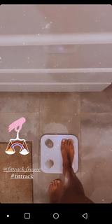 Clio Pajczer feet photo 2