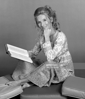 Cloris Leachman feet photo 5