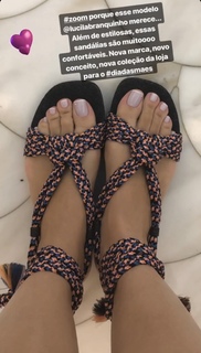 Cláudia Citroni feet photo thumbnail