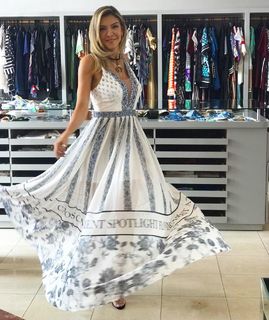 Cláudia Citroni feet photo thumbnail