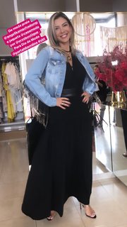 Cláudia Citroni feet photo thumbnail