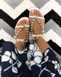 Cláudia Citroni feet photo thumbnail